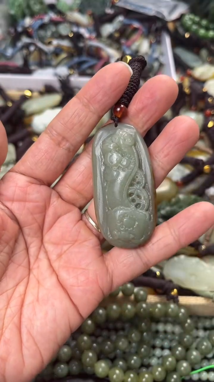 【闪购商品】和田玉颈饰未镶嵌多样性发货没有证书拍一发一有瑕