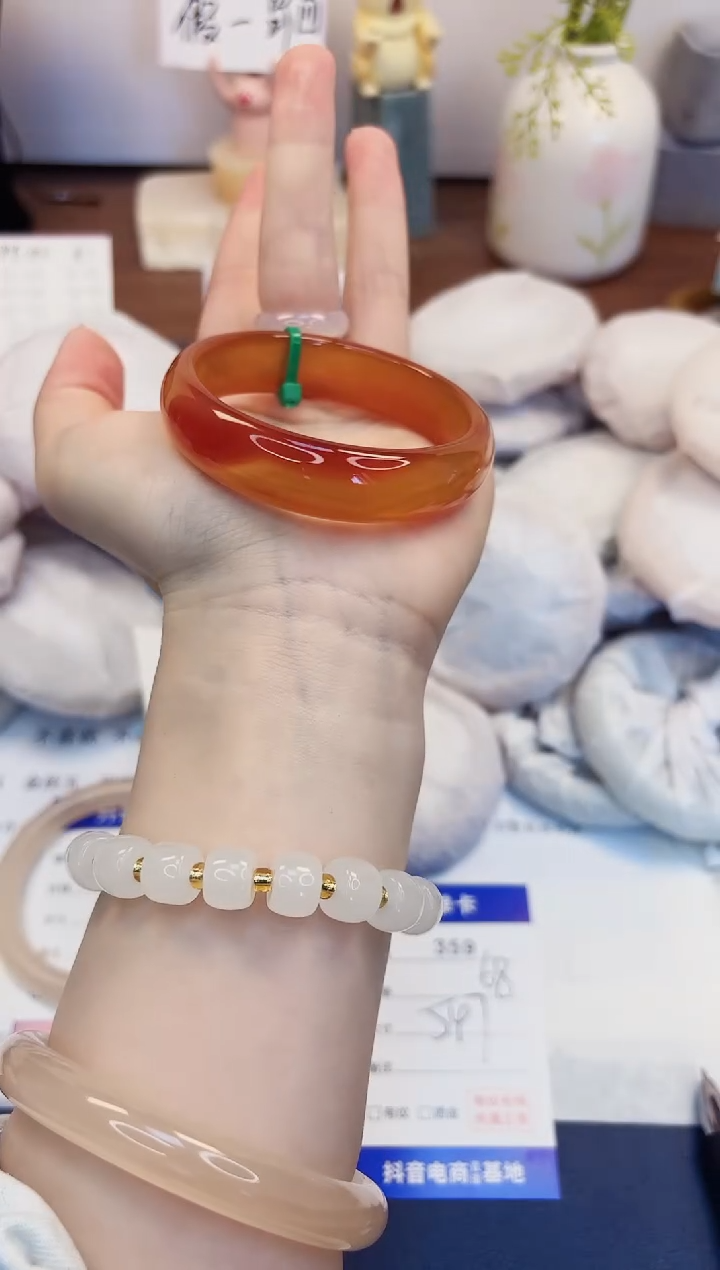 【闪购商品】石英质玉手镯未镶嵌359-玛瑙-圈口54