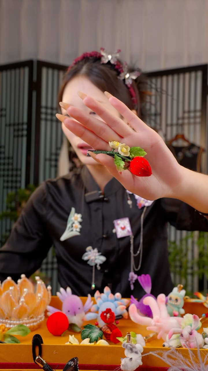 刺绣糖****子非遗绒花手工饰品