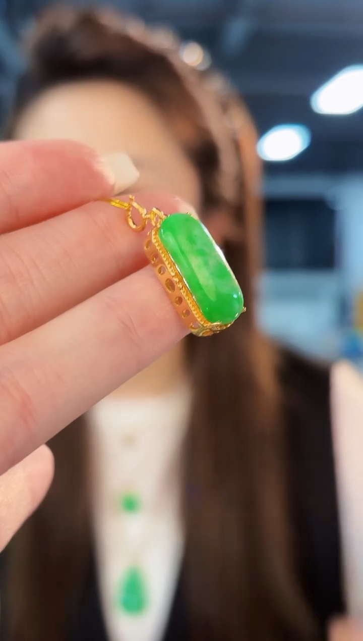 翡翠未镶嵌颈饰缅料A货/多样性发货/一件