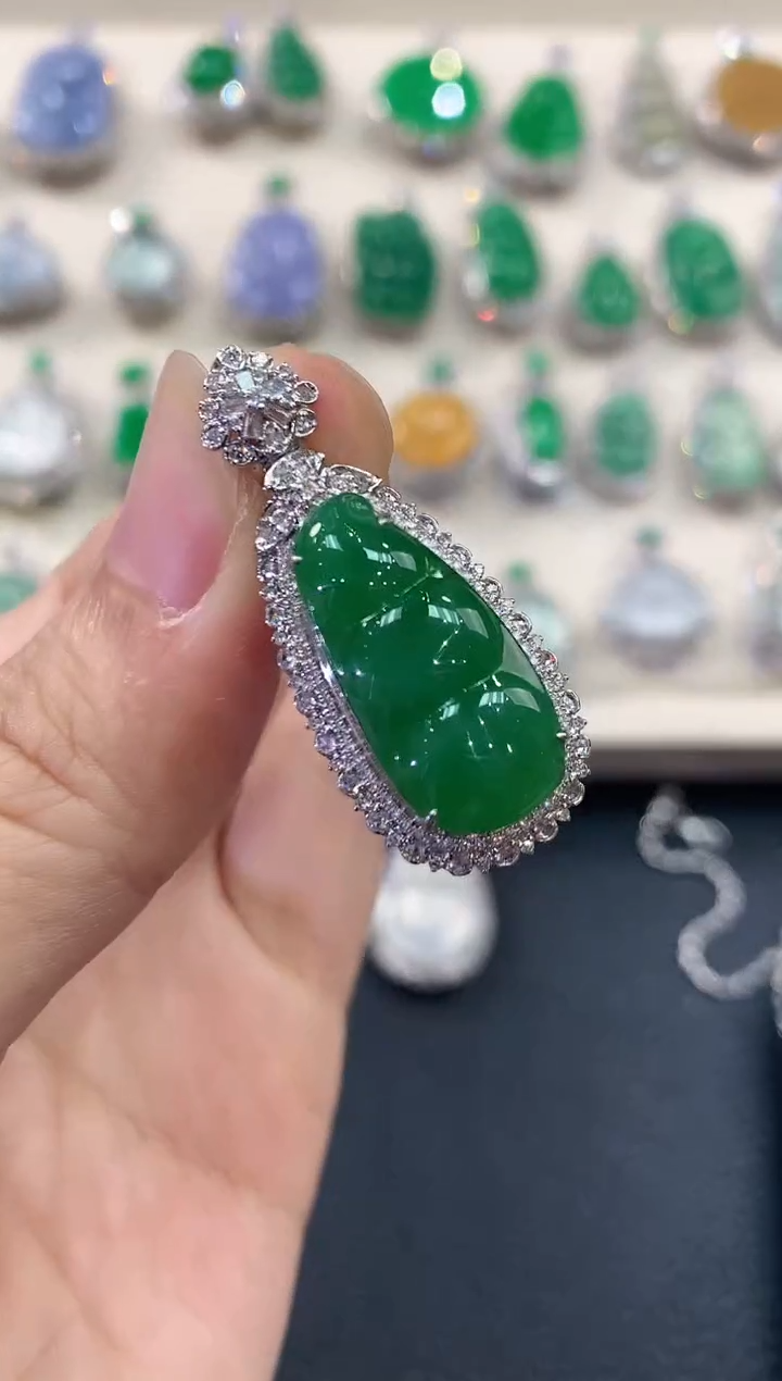 【闪购商品】翡翠吊坠(不含链)18K金镶嵌C25     