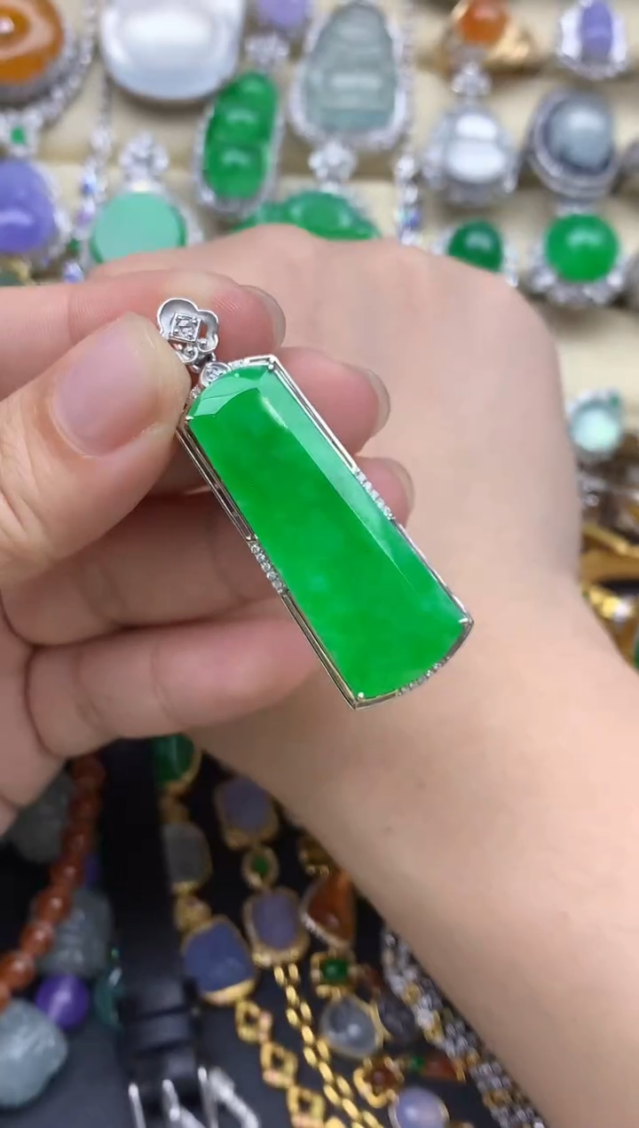 翡翠18K金镶嵌颈饰703-春日珠宝