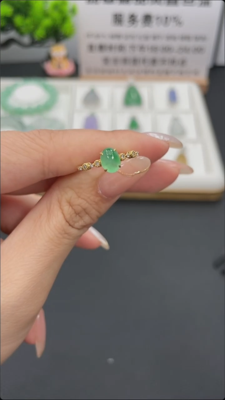 翡翠18K金镶嵌颈饰天然缅甸A货翡翠18k金镶嵌吊坠