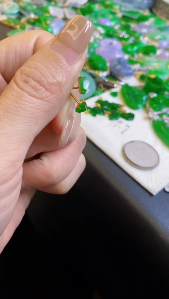 【闪购商品】翡翠颈饰18K金镶嵌耳饰