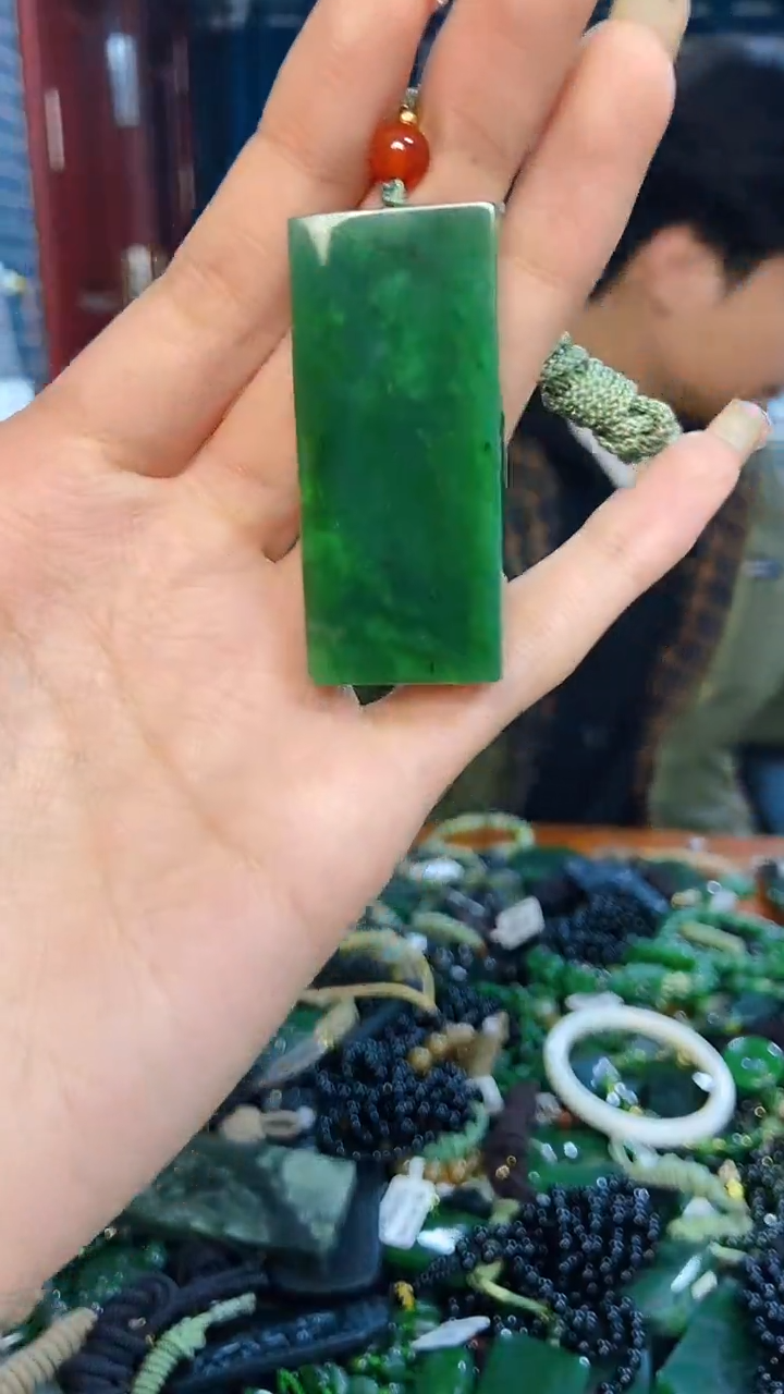 未镶嵌和田玉挂件1