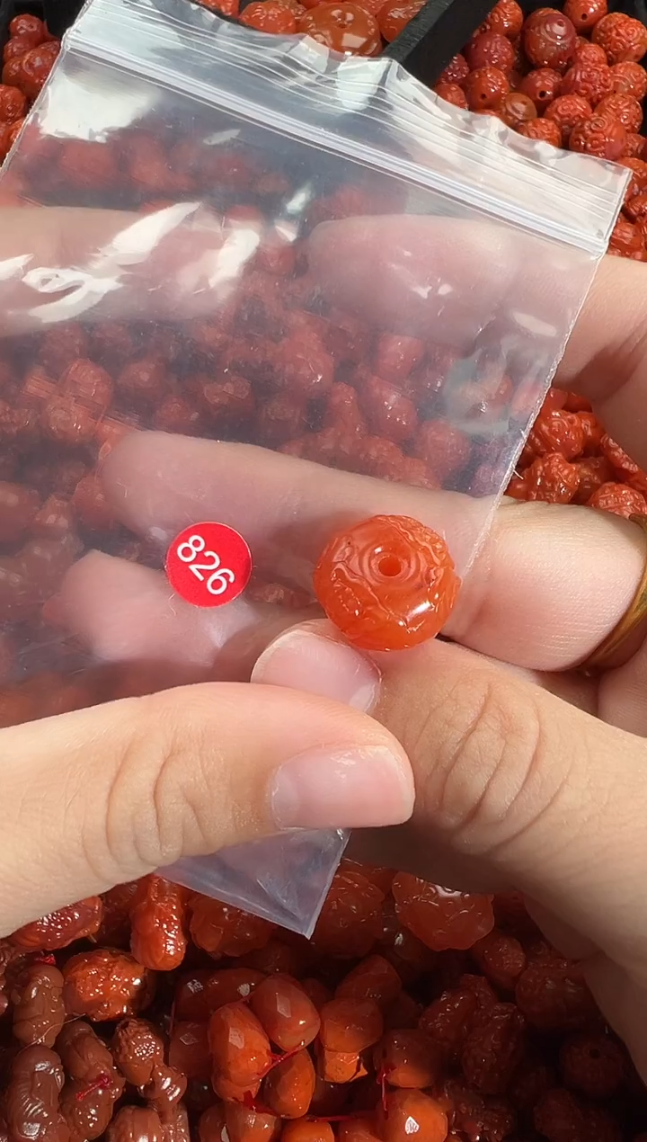 颈饰未镶嵌南红玛瑙1