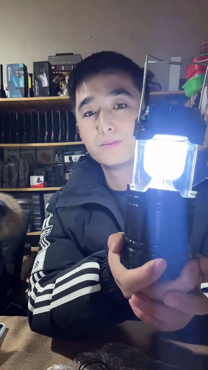 露营灯电池有点晃