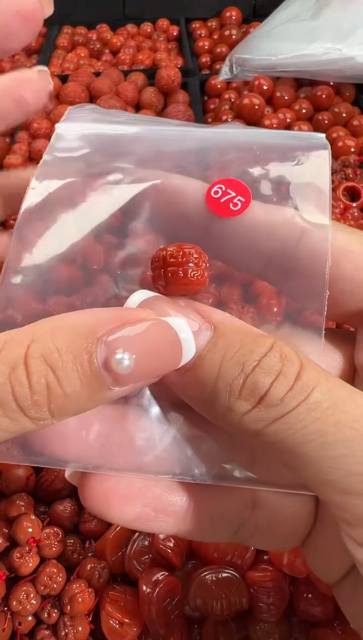 颈饰未镶嵌南红玛瑙1