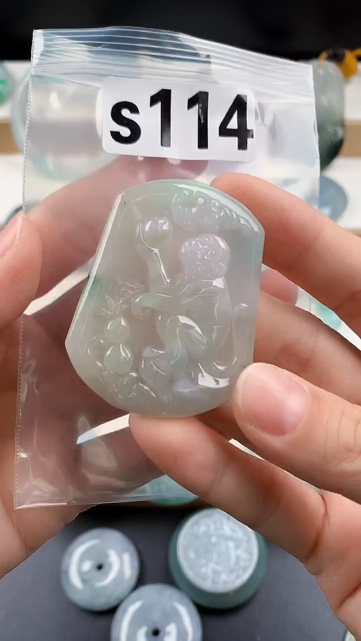 颈饰未镶嵌翡翠天然翡翠吊坠挂件