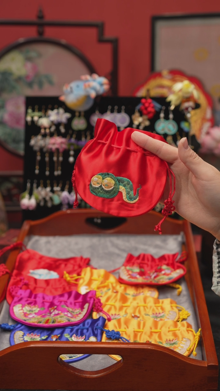 刺绣琳****o非遗绒花手工饰品