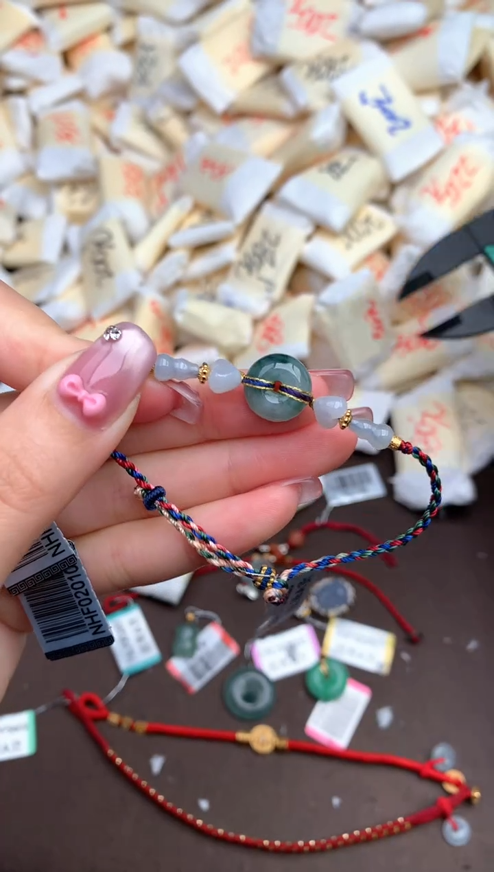 【闪购商品】翡翠手绳未镶嵌— 