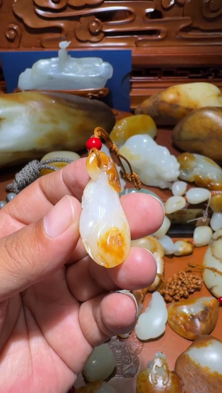 颈饰未镶嵌和田玉玉兰花