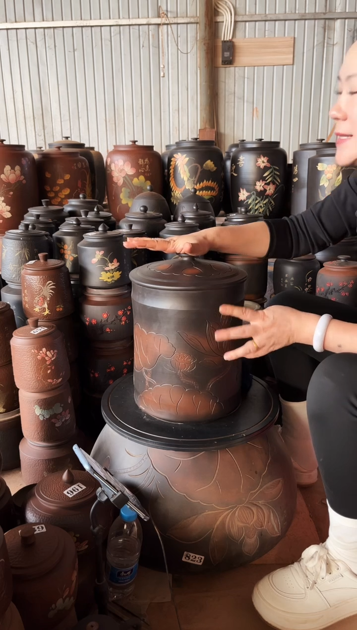 【闪购商品】壶瑕疵 九饼线雕荷花  874