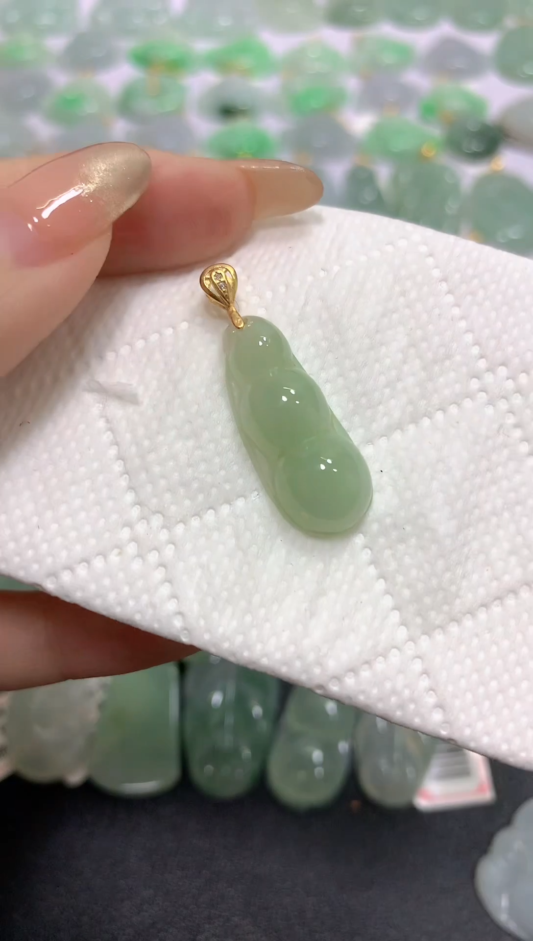 颈饰未镶嵌翡翠A货