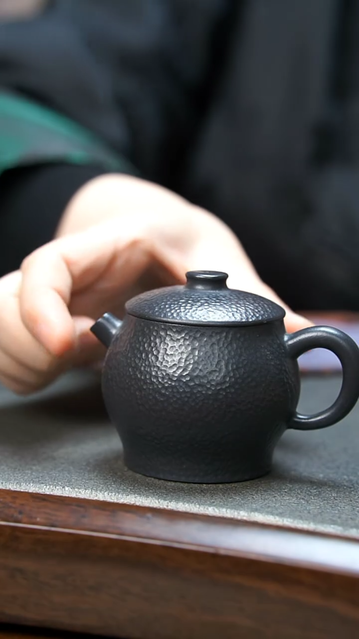 【闪购商品】紫砂茶壶锤纹捂灰小巨轮壶