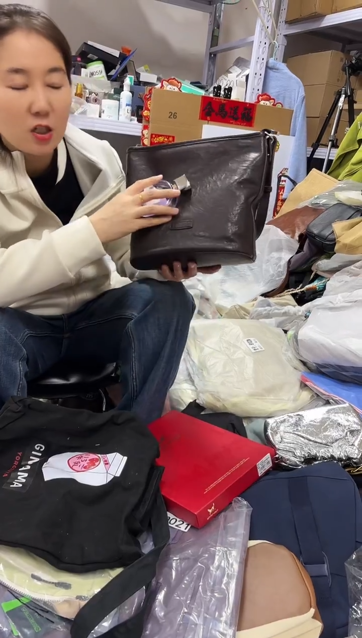 PU上车啦 宝宝们抓紧时间去下方链接拍吧紫香水发一瓶