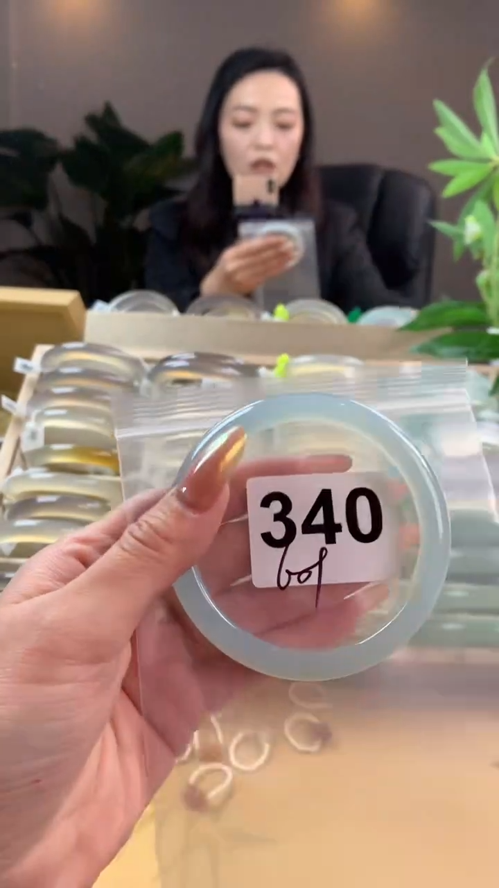 【闪购商品】玛瑙/玉髓手镯未镶嵌340