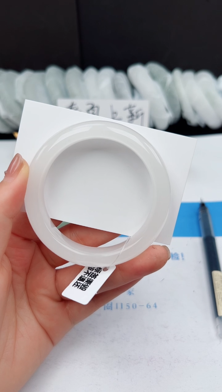 【闪购商品】石英质玉手镯未镶嵌109-B
