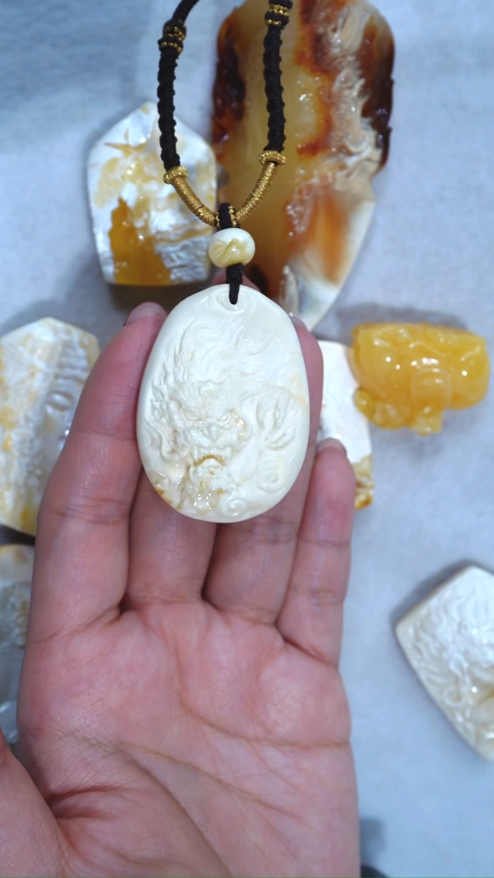 手链蜜蜡未镶嵌典藏级肖时清瓷白浓蜡龙牌