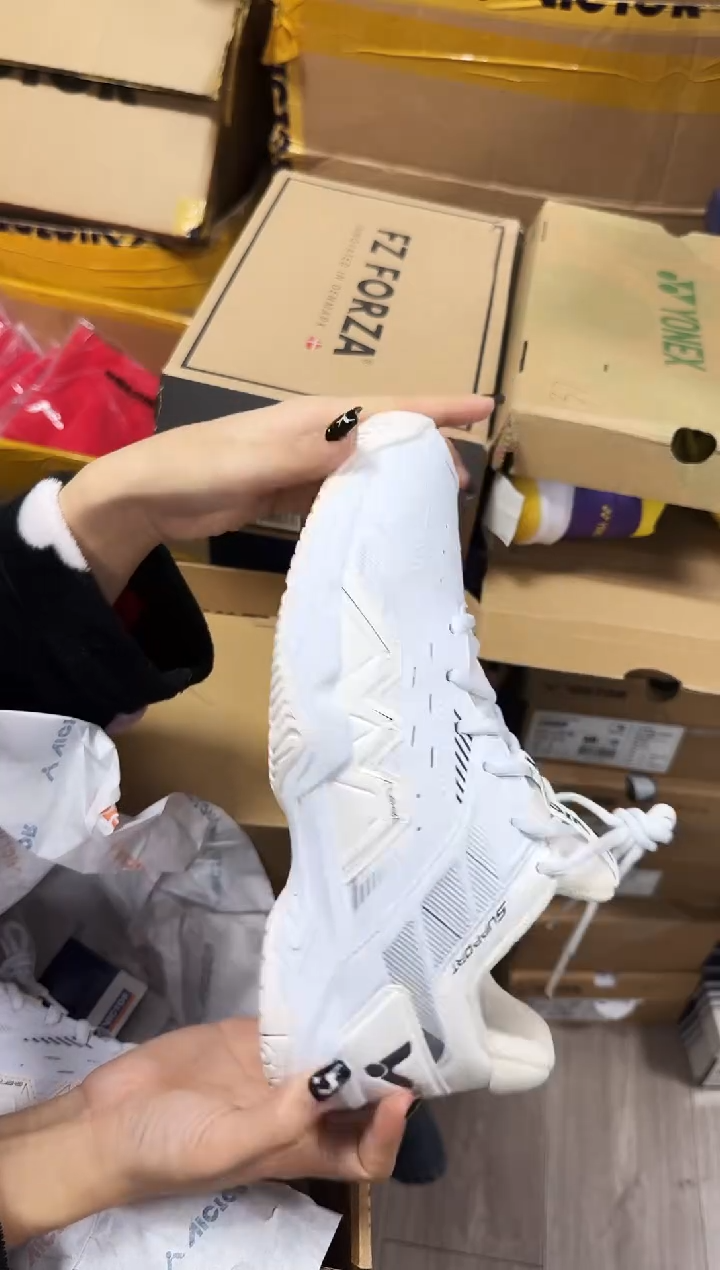 16 正品微瑕 8500CLS 42码