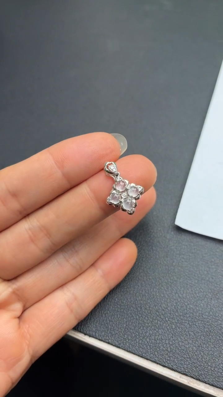 颈饰18K金镶嵌翡翠天然翡翠A货