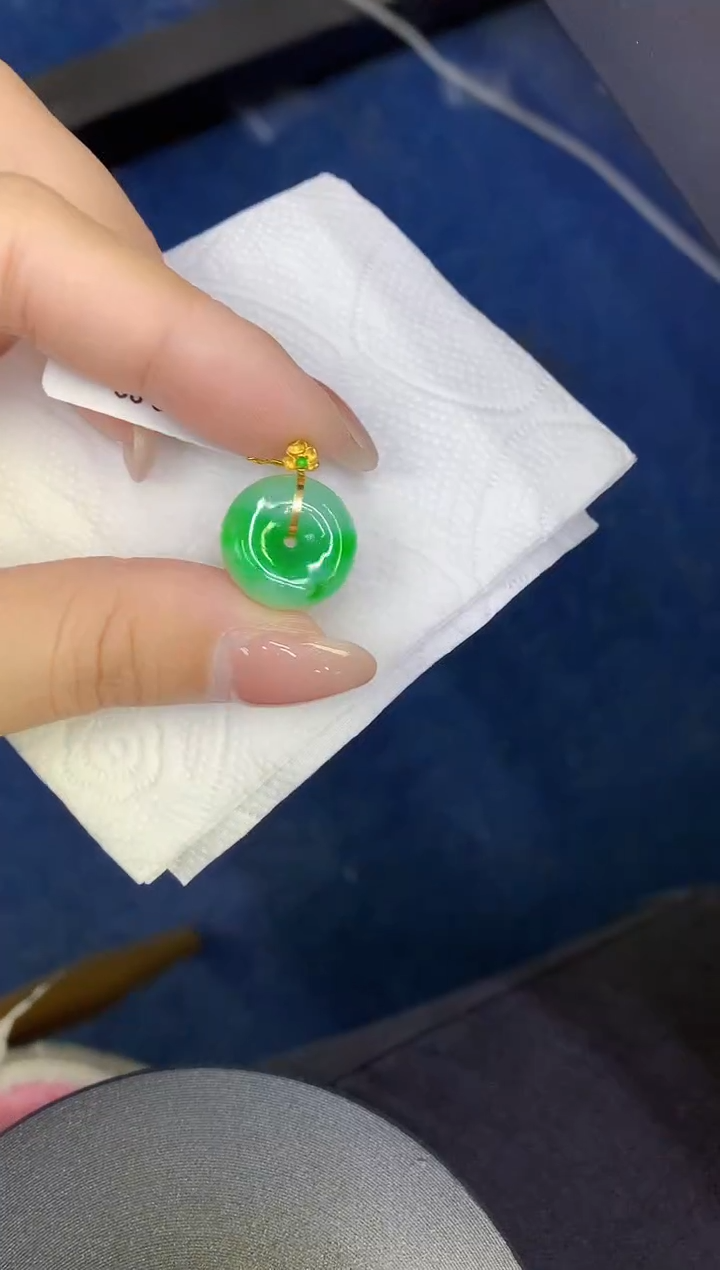 颈饰18K金镶嵌翡翠缅甸天然翡翠A货