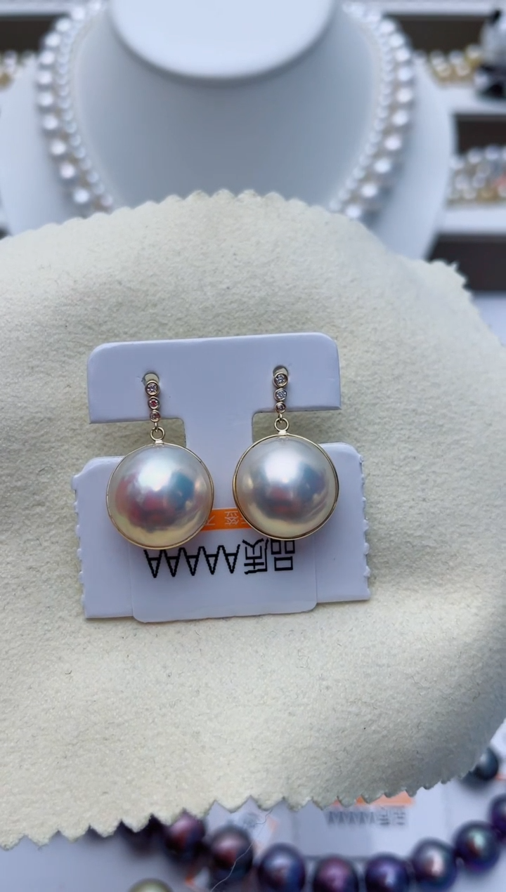 【闪购商品】拼合珍珠（马贝珠）耳饰18K金镶嵌W151