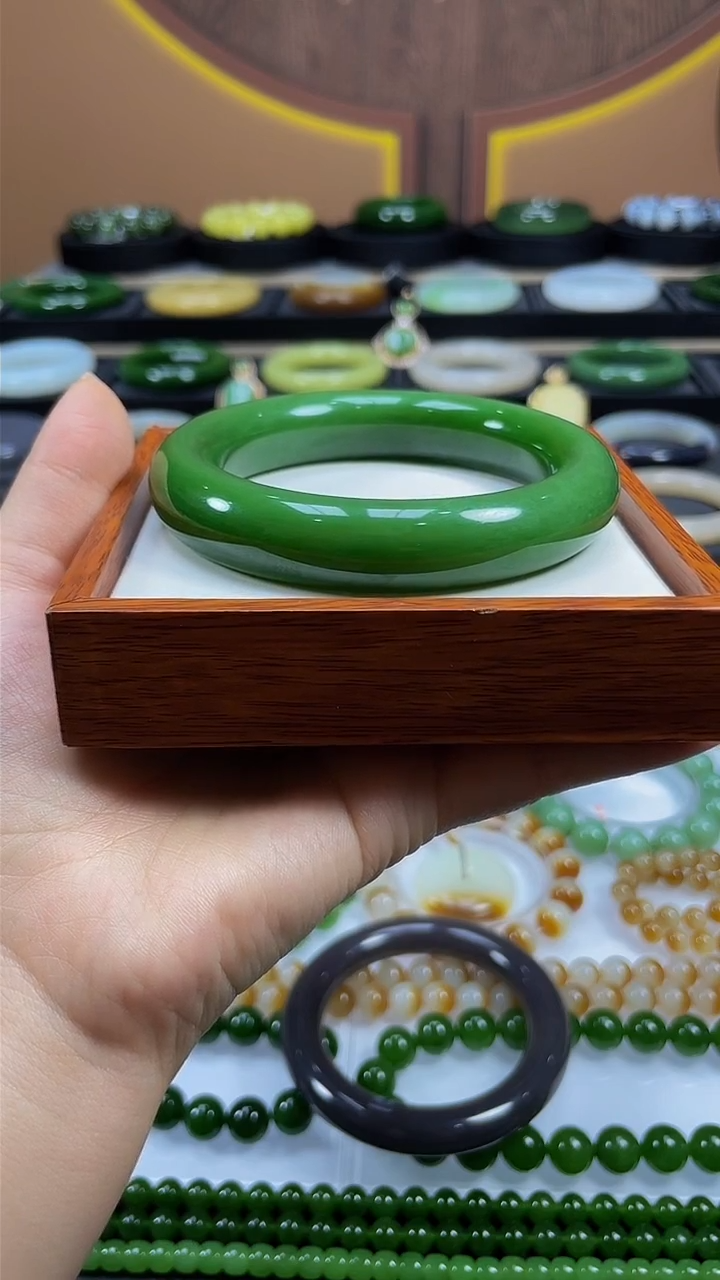 【闪购商品】和田玉手镯未镶嵌62+