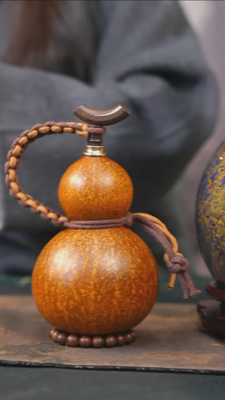 【闪购商品】XF121大漆酒葫芦不包手串及旋转底座