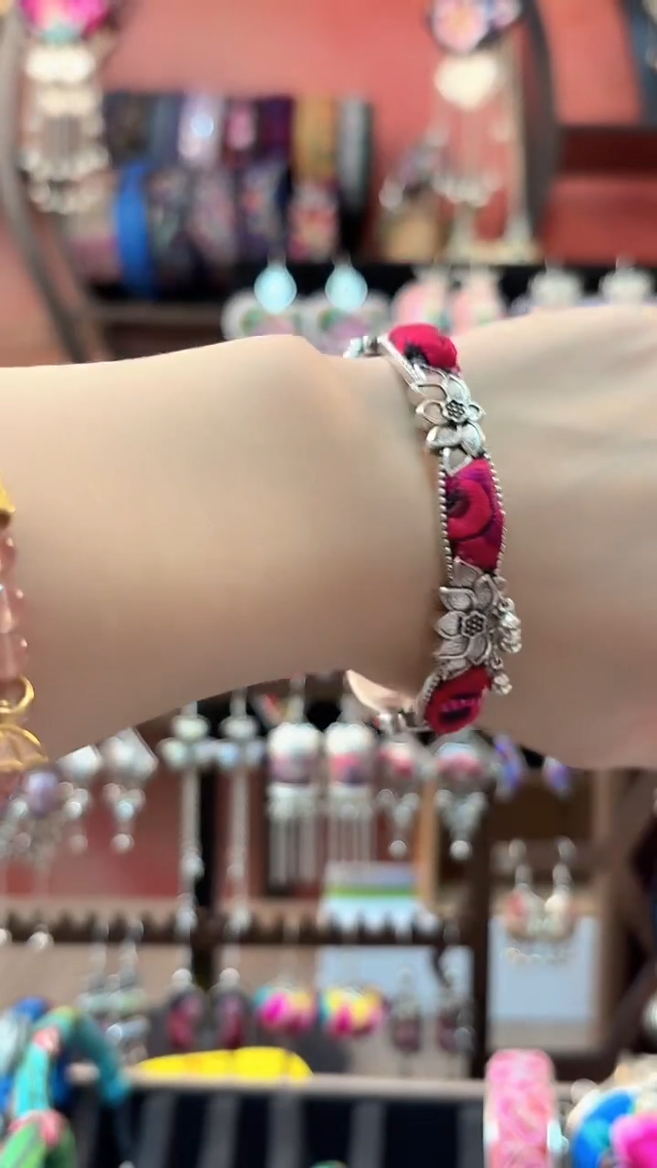 织绣 云织谣民族风精美饰品   66