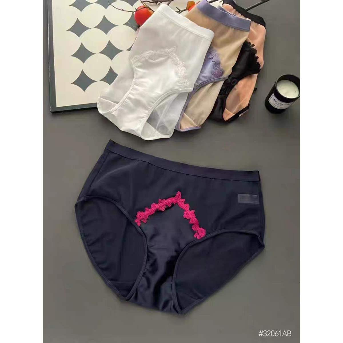 新款女士内裤中腰无痕透气性感舒适包臀三角裤头女内裤女生