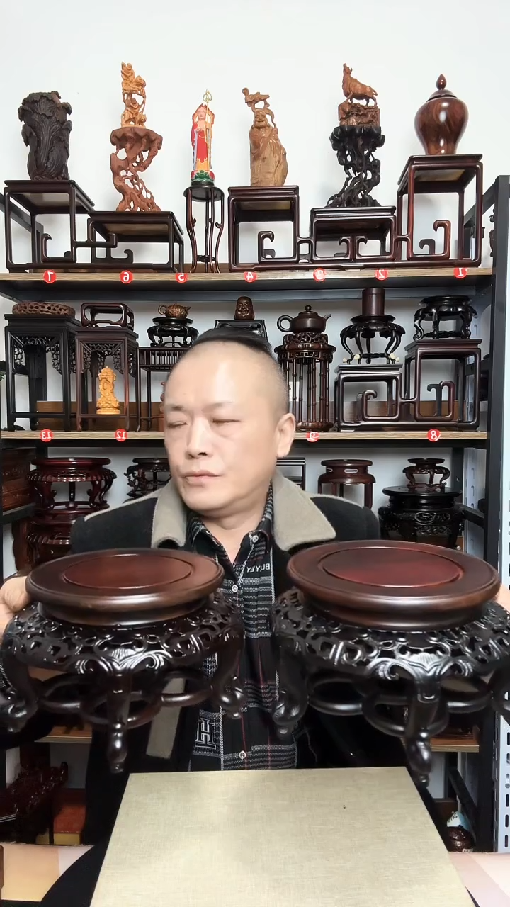 紫砂安**祥底座木2个