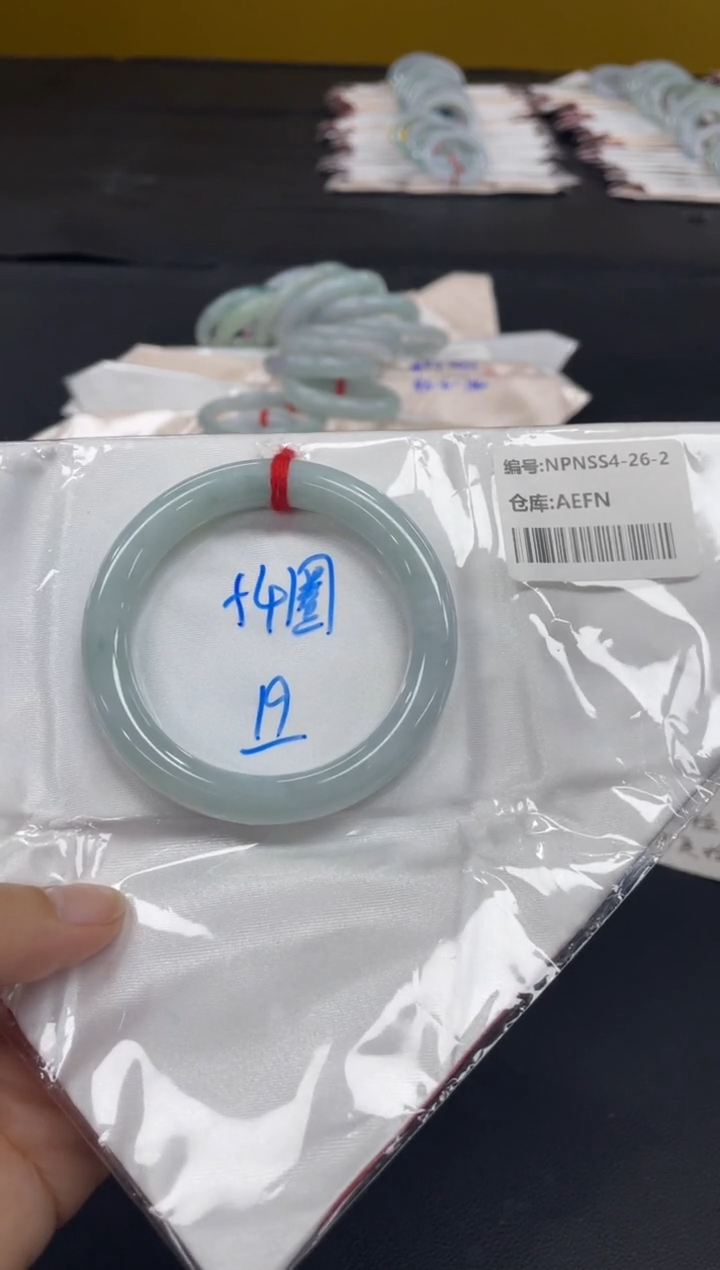 未镶嵌手镯翡翠翡翠手镯