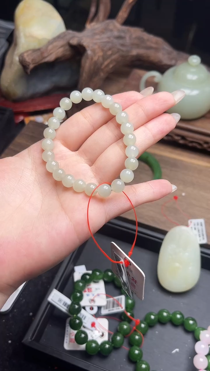 未镶嵌手串和田玉卡8且末青白 圆珠 有瑕疵9012781