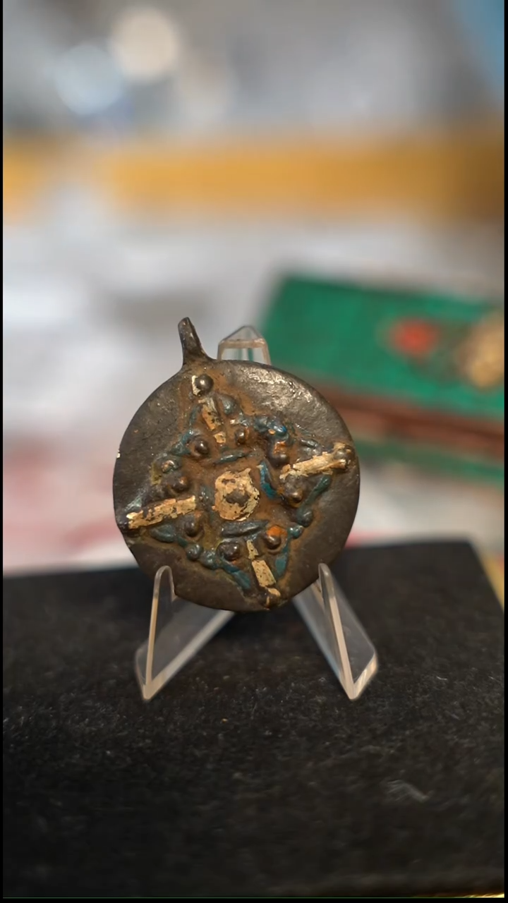 ?****?编号988九宫八卦（配脖挂）