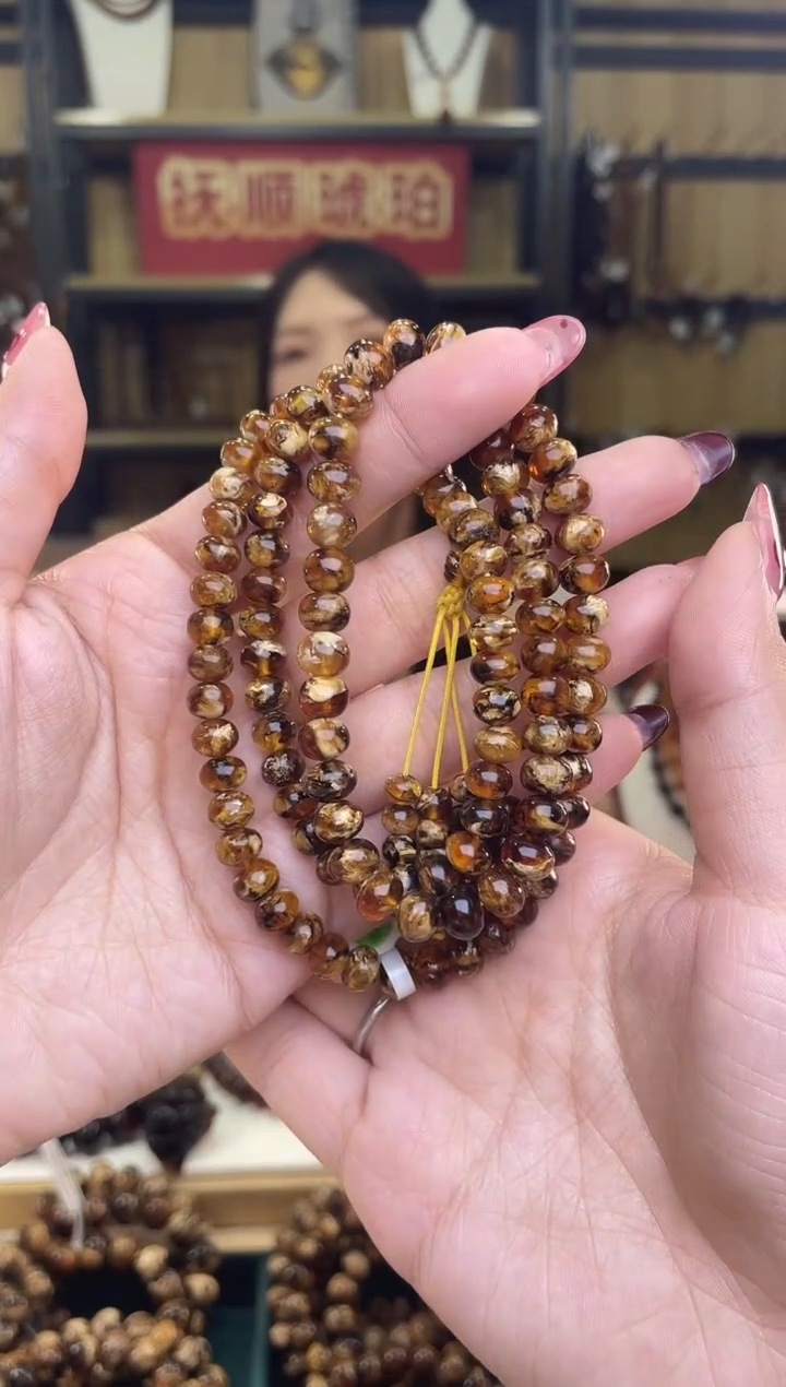 【闪购商品】琥珀裸石未镶嵌7+溶洞108