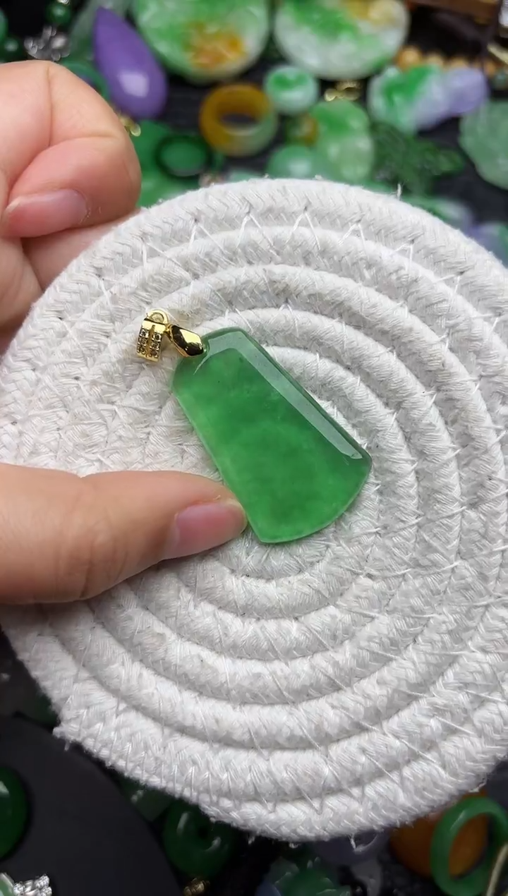 颈饰未镶嵌翡翠缅甸翡翠吊坠