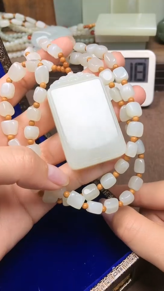 颈饰未镶嵌和田玉陈*桦陈厚