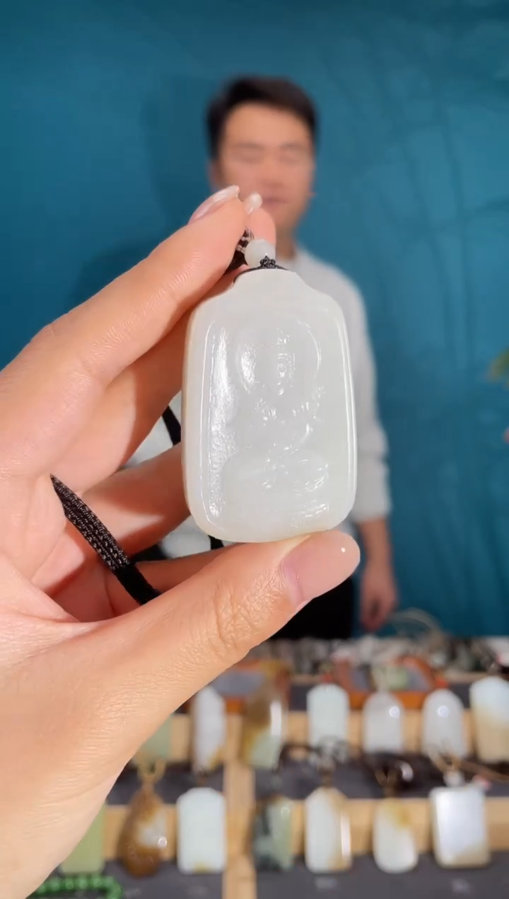 颈饰未镶嵌和田玉1