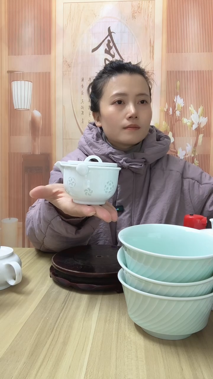 白瓷玲珑公道小壶 1把