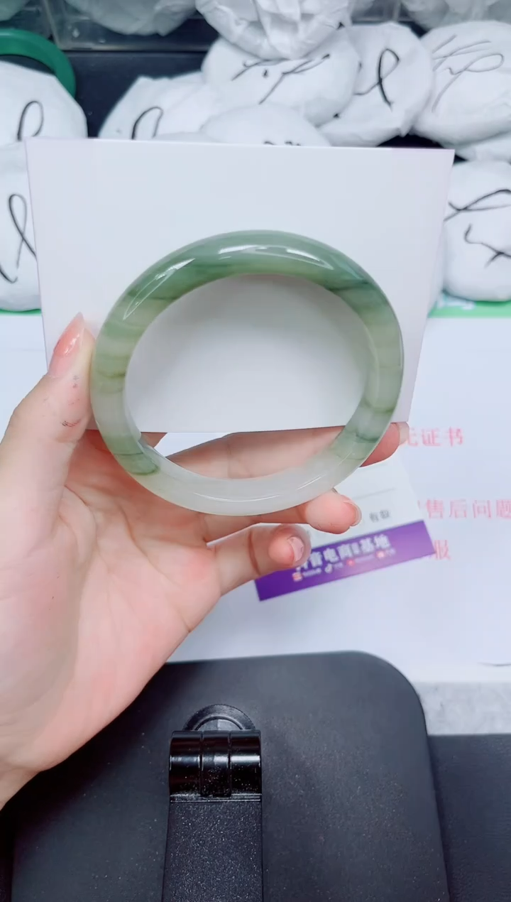 石英质玉手镯未镶嵌84-60