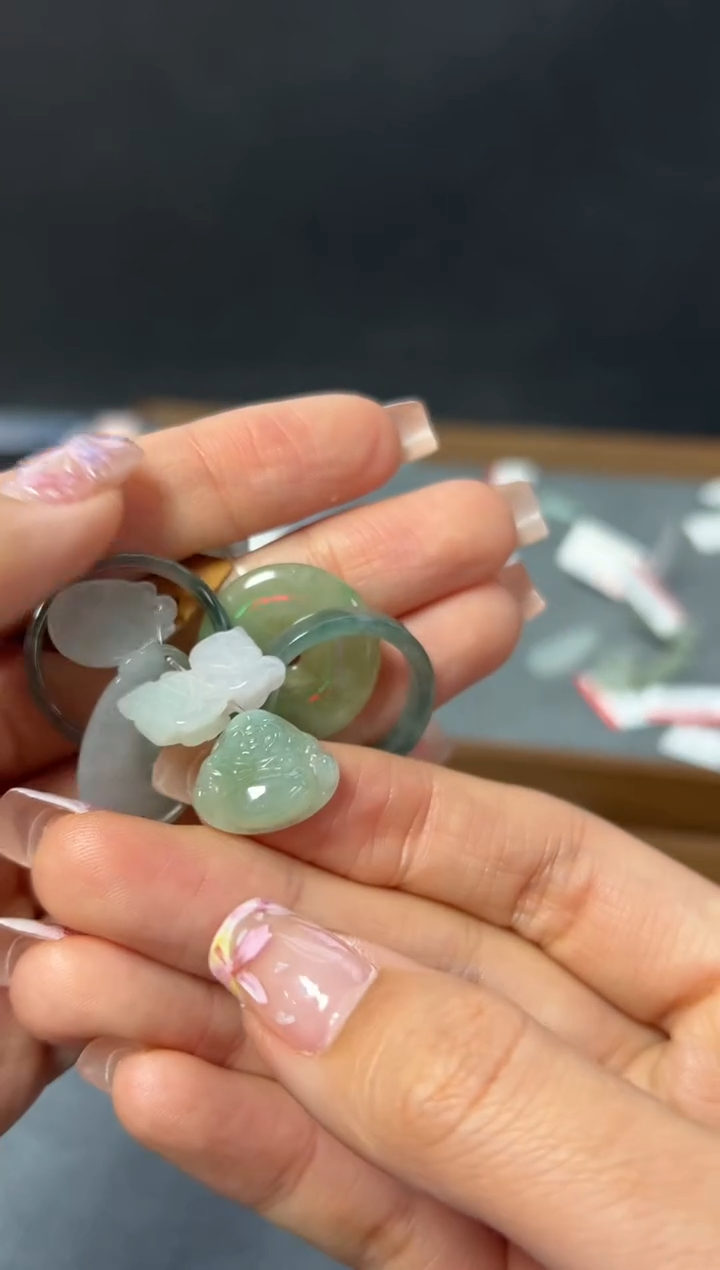 【闪购商品】翡翠吊坠(不含链)未镶嵌46号-53号