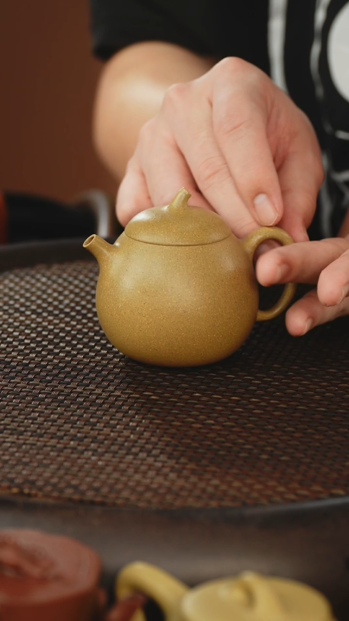 茶壶紫砂茄瓜 黄金段泥