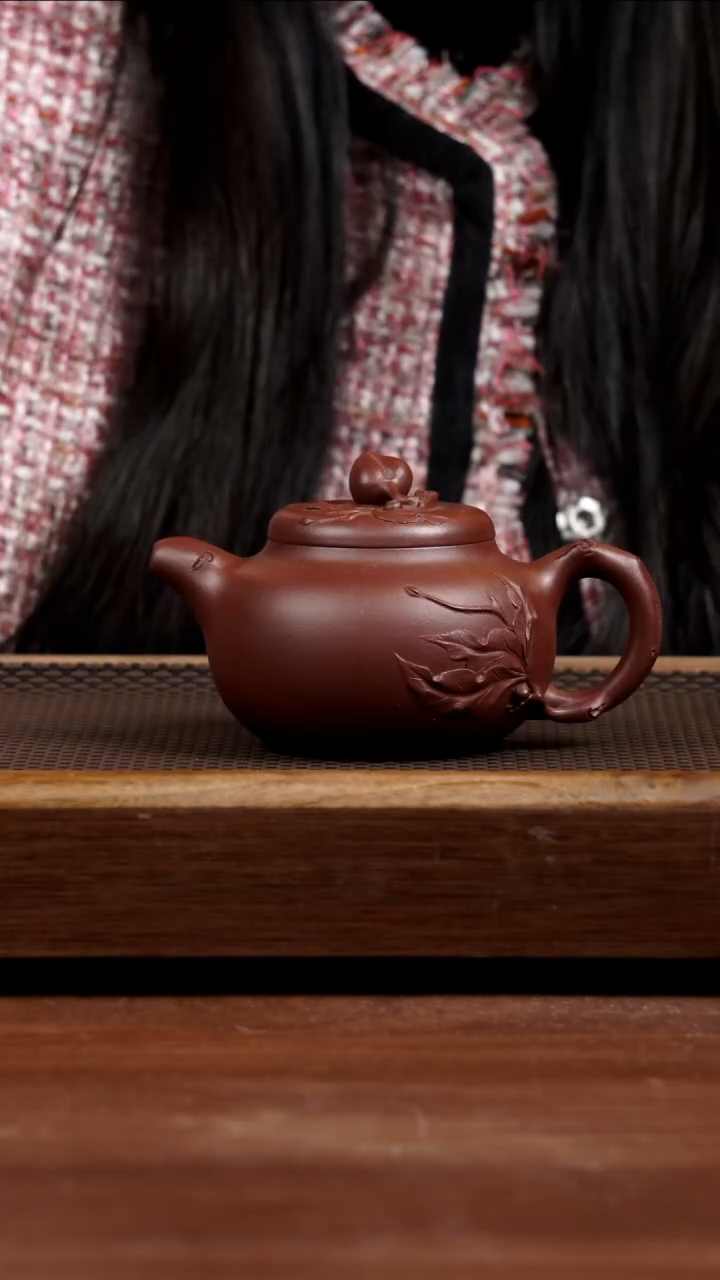 【闪购商品】紫砂茶盏四号井底槽青寿桃280CC