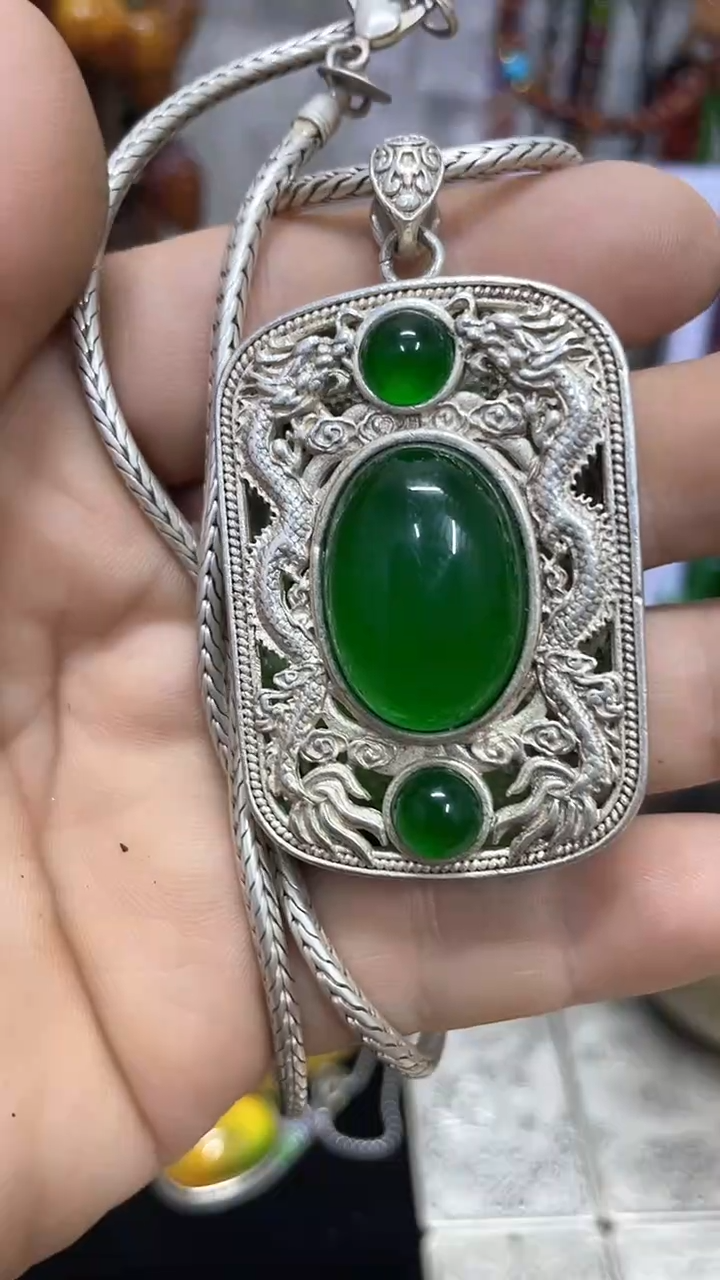 摆件主播推荐如图所示