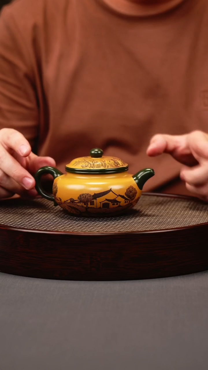 茶壶紫砂绿泥双色 仿古 刻绘