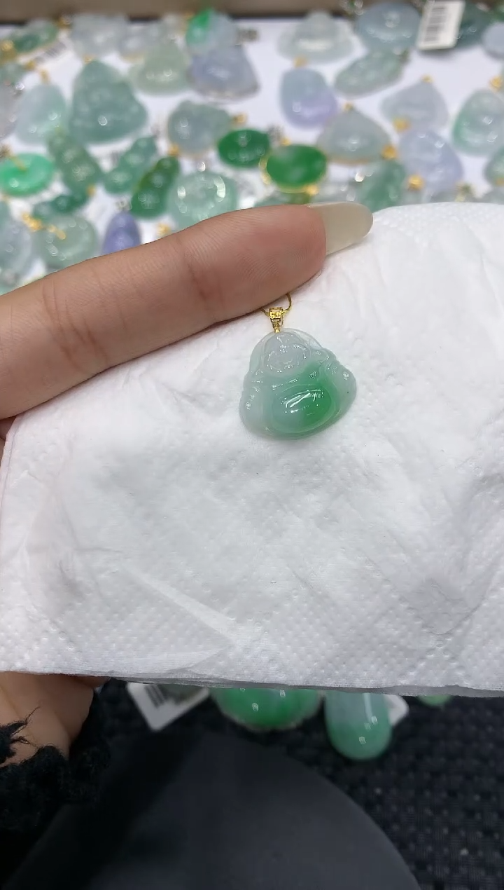颈饰18K金镶嵌翡翠111111111111