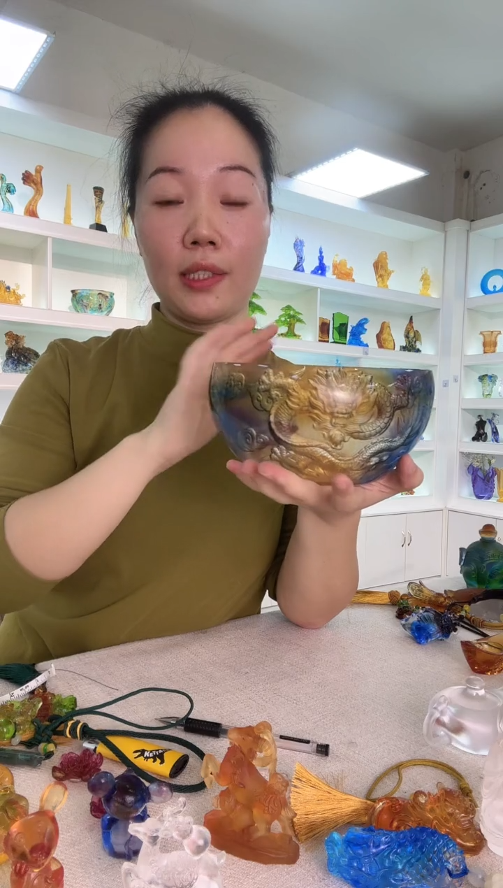 手工艺品琉璃龙聚宝盆