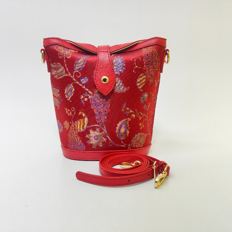 GZ宋锦孔雀开屏水桶包包花位随机发包手拎手提国风女包186