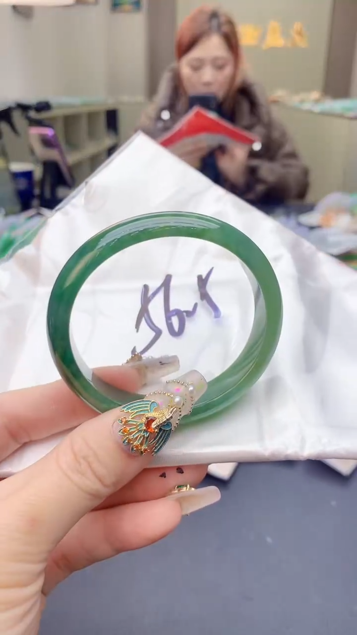 【闪购商品】翡翠手镯未镶嵌0280174243